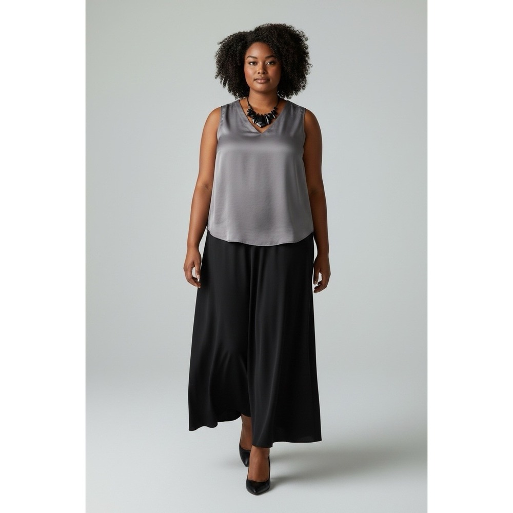 Torrid Shirt Woman's 3 XL Plus Size Sleeveless V Neck Tank Gray  Comfort Capsule